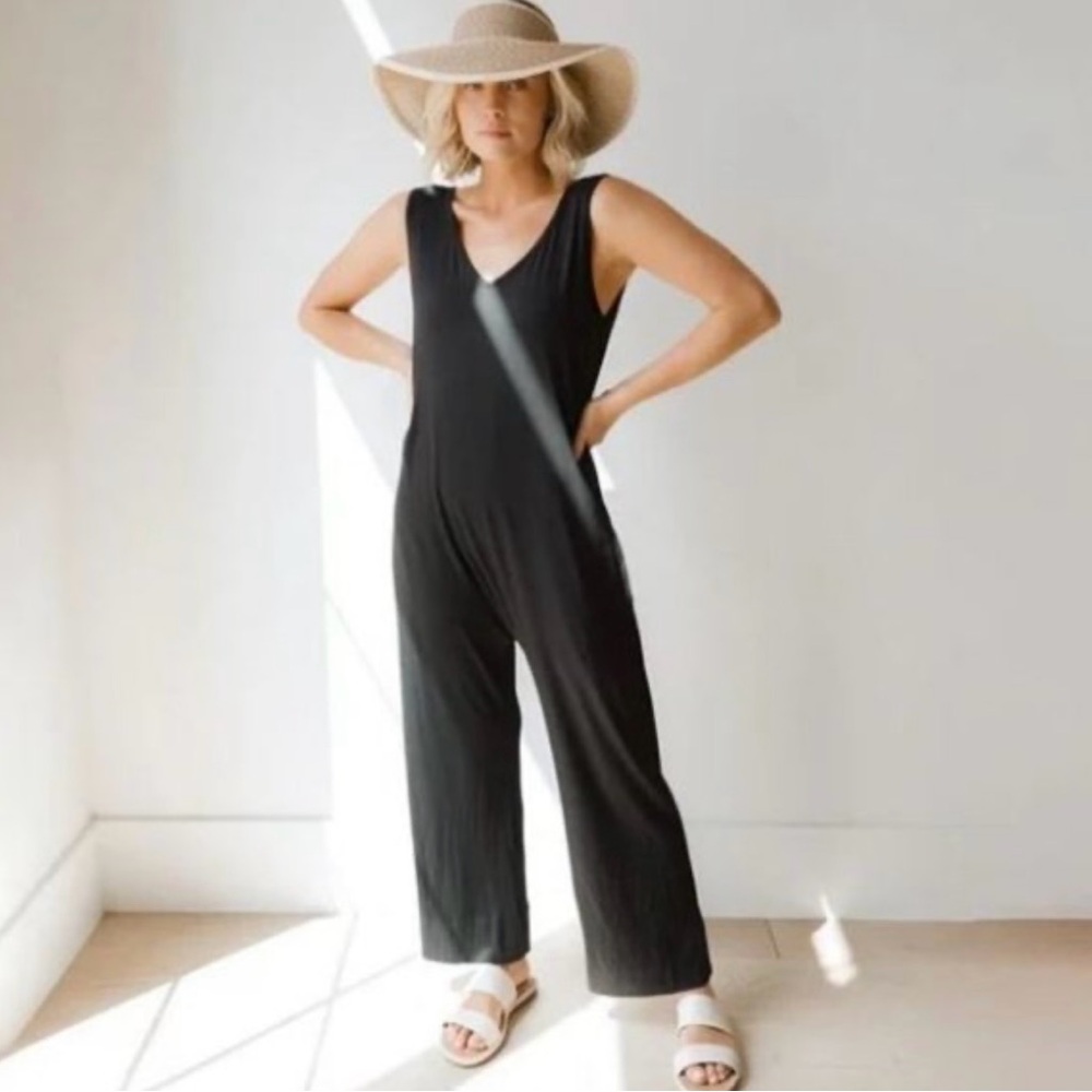 Albion Yes Please Black Sleeveless Wide‎ Leg Jumpsuit Drop Crotch Size XS Travel